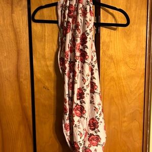 Rose infinity scarf